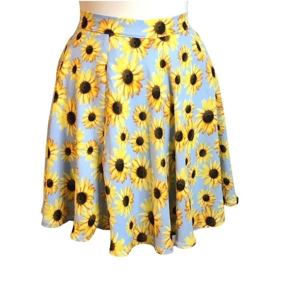 Dolls Kill NWT Moon Sunflower Garden Skirt Size Small
